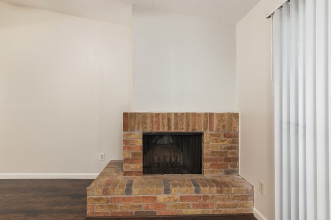 Foto del edificio - 10555 Turtlewood Ct