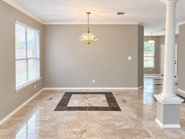 Building Photo - 2813 Cortez Dr