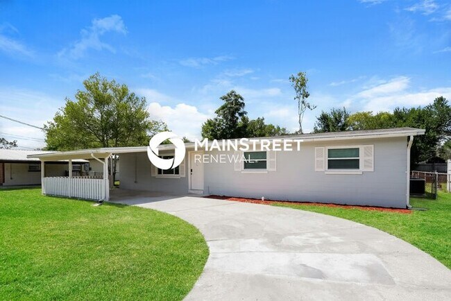 Foto del edificio - 4 Bedroom Pet-Friendly Home in ORANGE PARK...