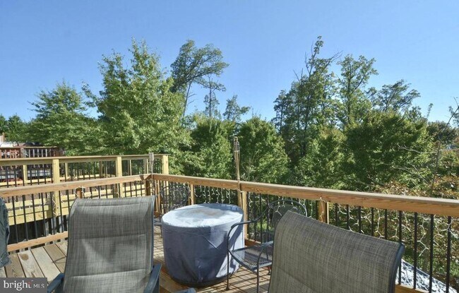 Foto del edificio - 2454 Battery Hill Cir