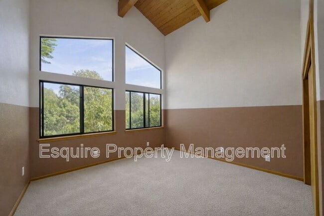 Building Photo - 4290 Aspen Ln