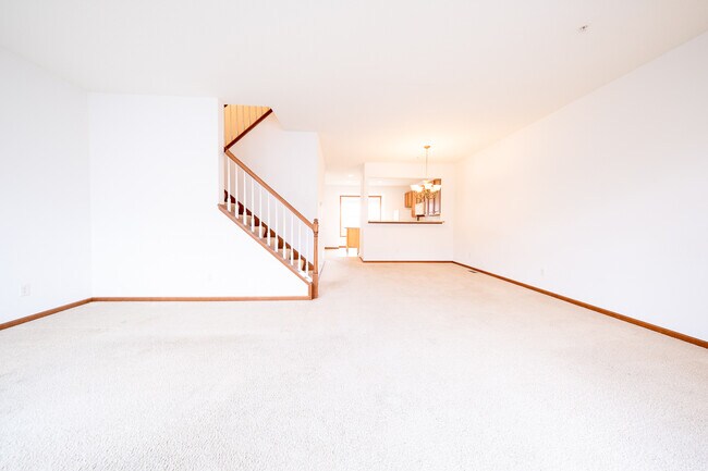 Foto del edificio - 15593 Junegrass Ln