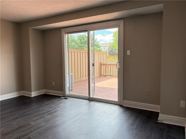 Foto del edificio - 1450 S Randolph Dr