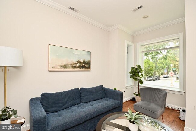 Foto del edificio - 1031 10th St NE