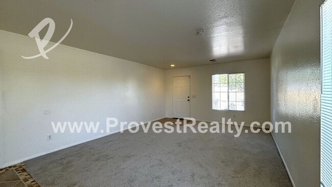 Foto del edificio - 9489 Sapphire Ave