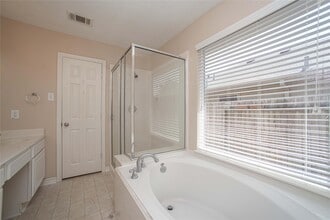 Building Photo - 2223 Shady Pine Dr