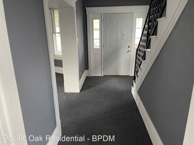 Foto del edificio - 3 br, 1 bath House - 5380 Winchester Avenue