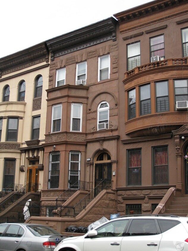 Building Photo - 267 Hancock St