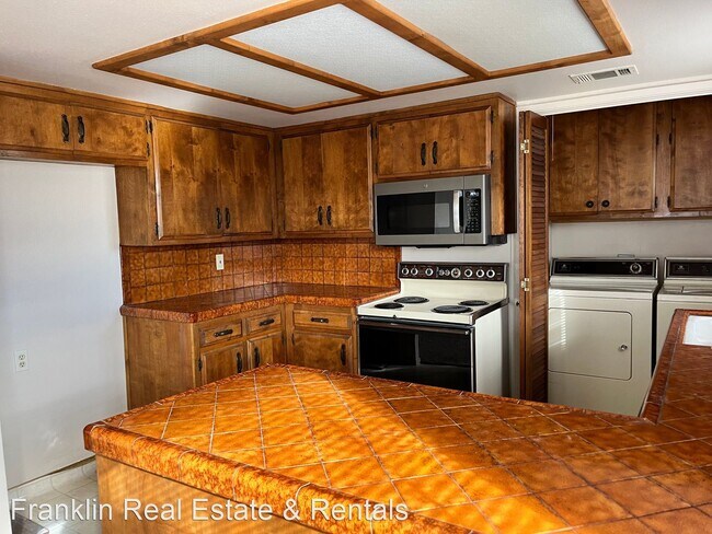 Building Photo - 2 br, 2 bath House - 965 Morro Unit H