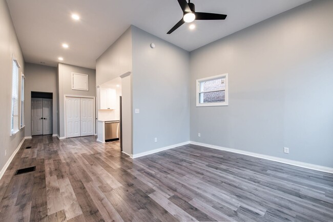 Building Photo - 2 br, 1 bath House - 616 RUBEL AVE