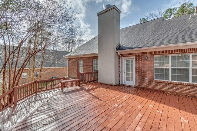 Building Photo - 340 Willow Ridge Cove
