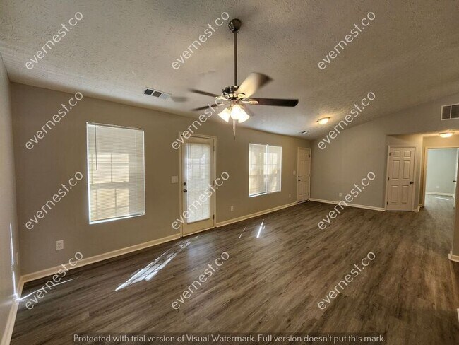Building Photo - 1408 Creek View Dr