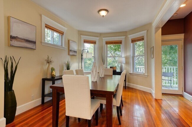 Foto del edificio - 98 Amory St