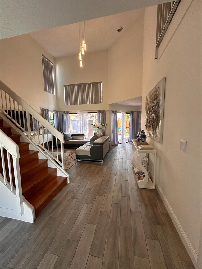 Foto del edificio - 1728 Shoreside Cir