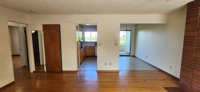 Building Photo - 2575 NW Lovejoy St