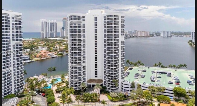 Foto del edificio - 19101 Mystic Pointe Dr