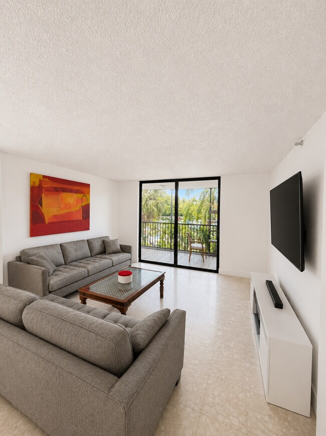 Foto del edificio - 900 NE 195th St