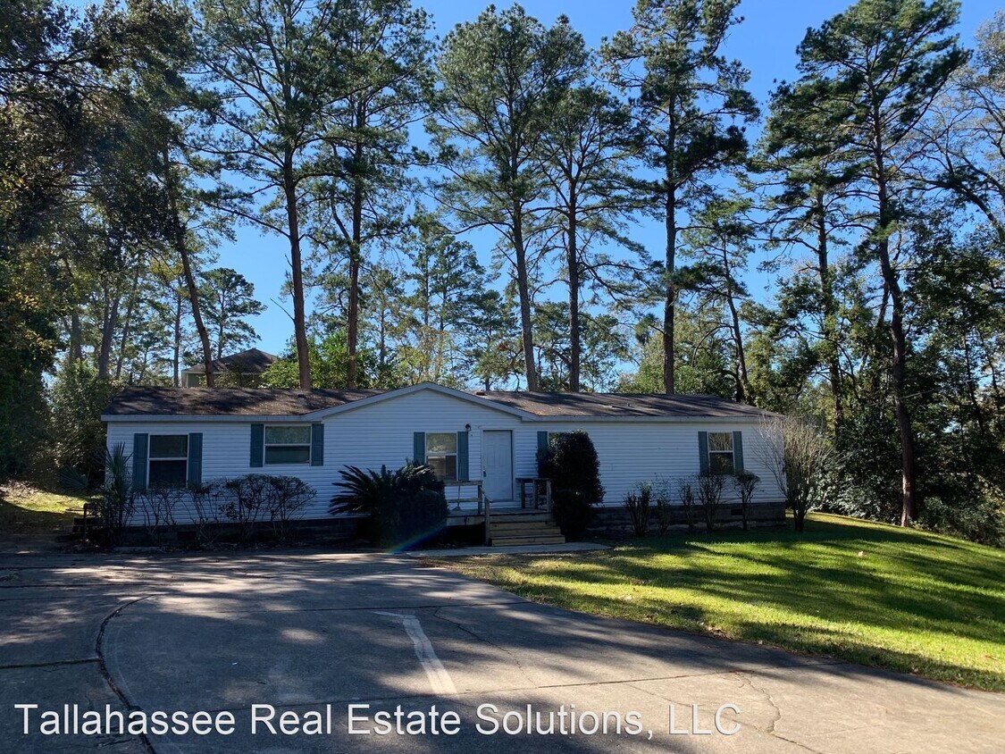Primary Photo - 5 br, 3 bath House - 205 Iris Circle