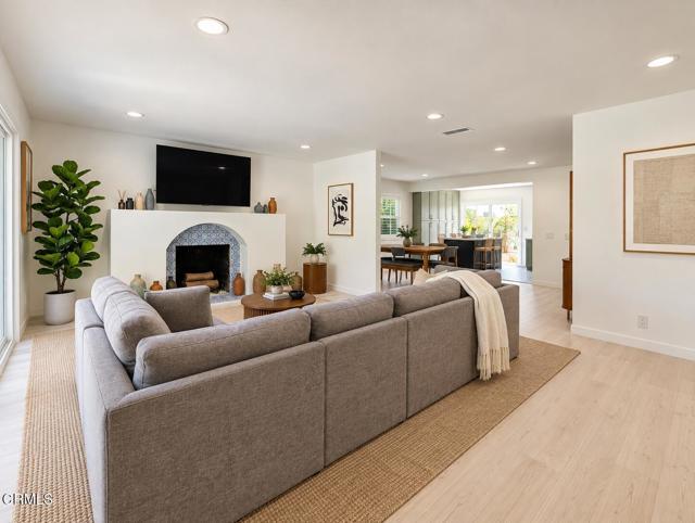 Foto del edificio - 10332 Woodbridge St