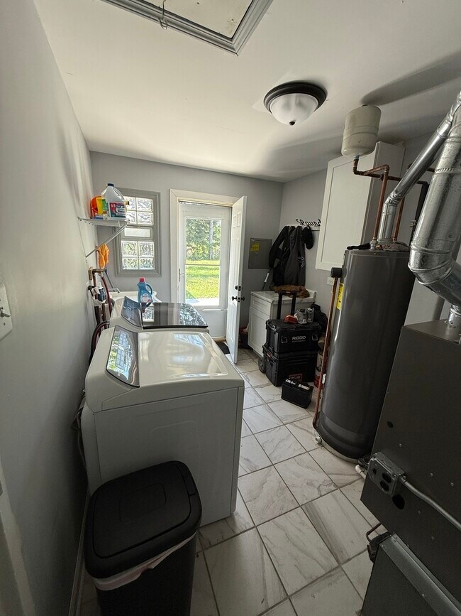 Foto del edificio - 452 Indianwood Blvd