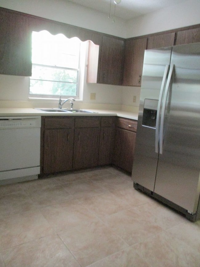 Foto del edificio - 324 NW 122nd St