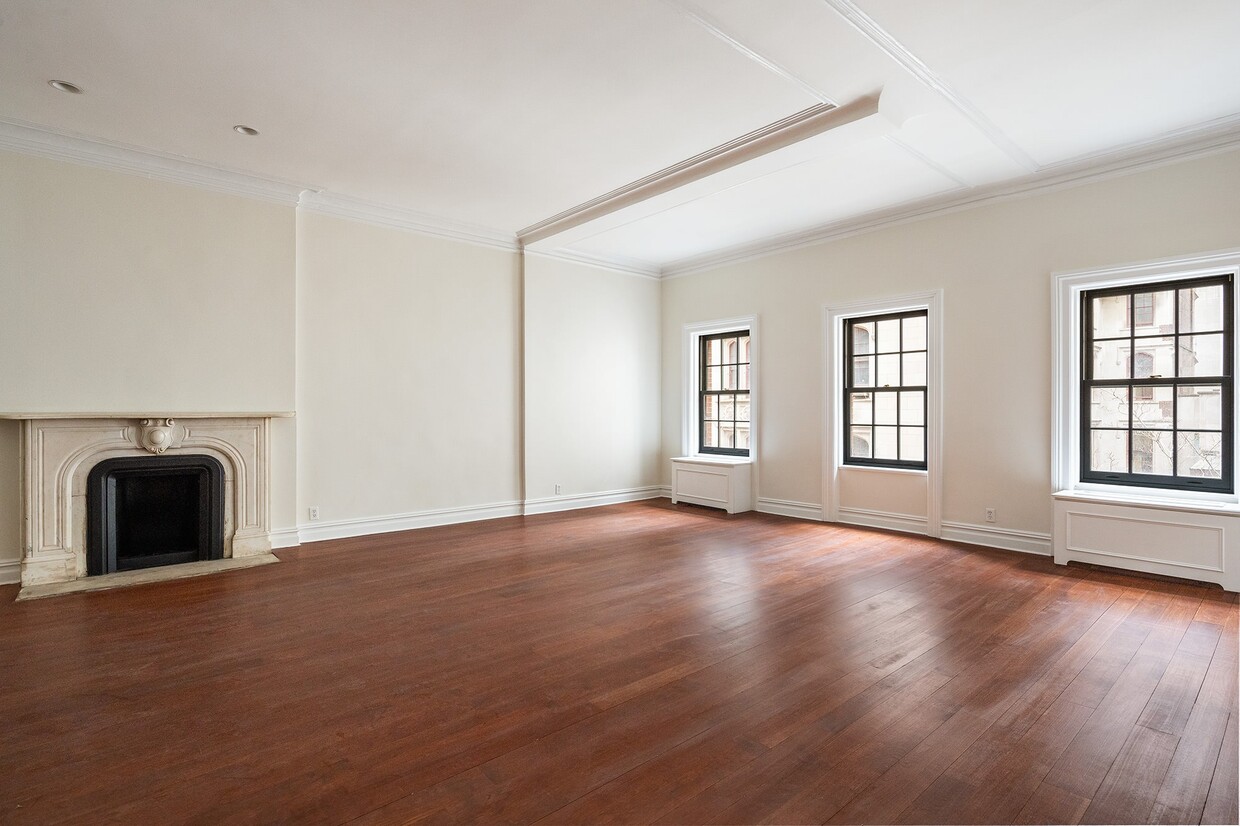 Primary Photo - Massive duplex 3 br/2.5bath Private terrace