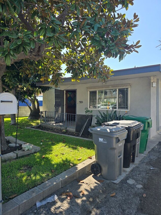 Foto principal - BEAUTIFUL COZY 2 BED 1 BATH HOUSE!