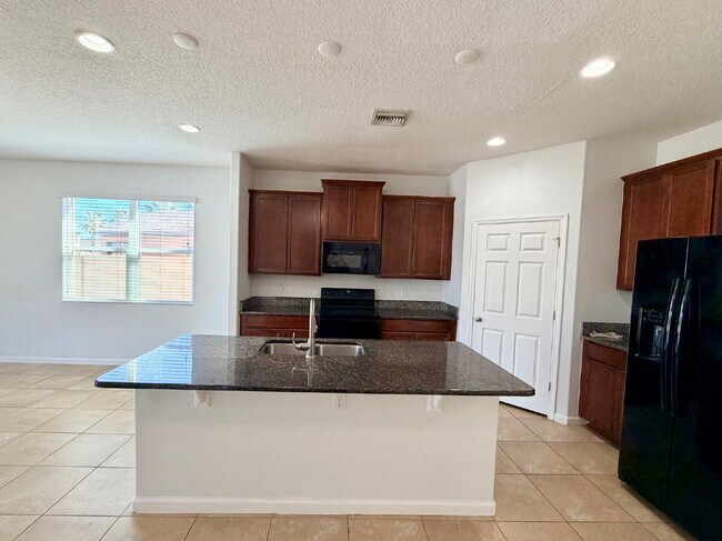 Foto del edificio - Stunning and spacious 5 bed, 2/5 bath in gated community in Melbourne