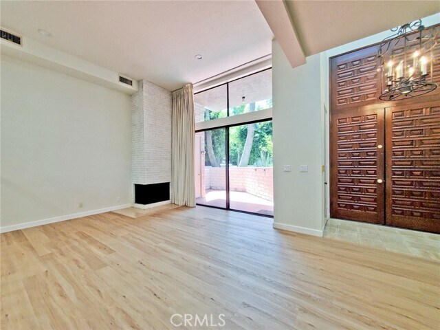 Foto del edificio - 5345 White Oak Ave