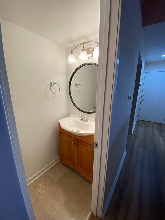 Foto del edificio - LOFT LIVING IN FAIRFIELD HARBOUR! Utilities Included