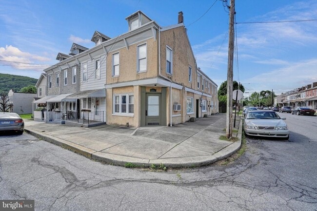 Building Photo - 130 Belvedere Ave