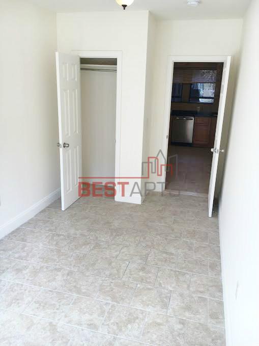 Building Photo - 556 W 140th St