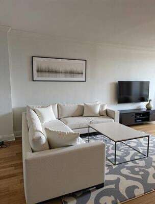 Foto del edificio - 100 Manhattan Ave