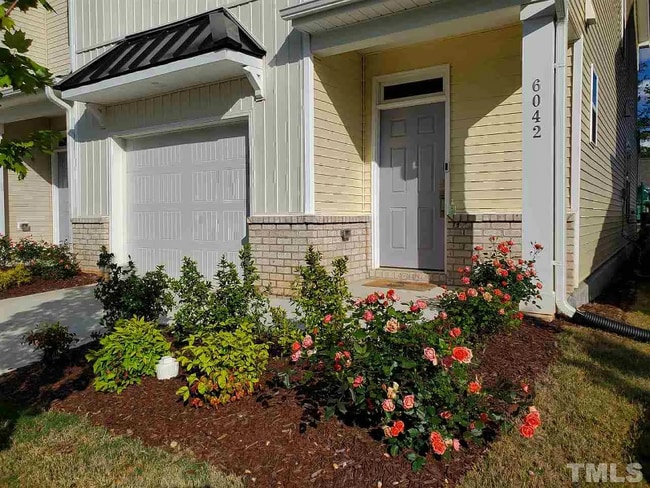 Foto del edificio - 6042 Beale Loop