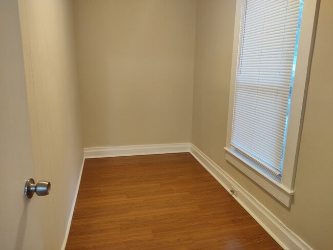 Building Photo - 1205 Laura Ave