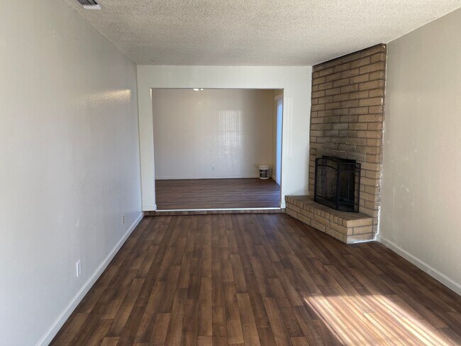 Building Photo - 5144-5146 Karm