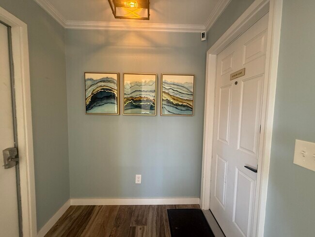 Foto del edificio - 300 Yacht Club Dr