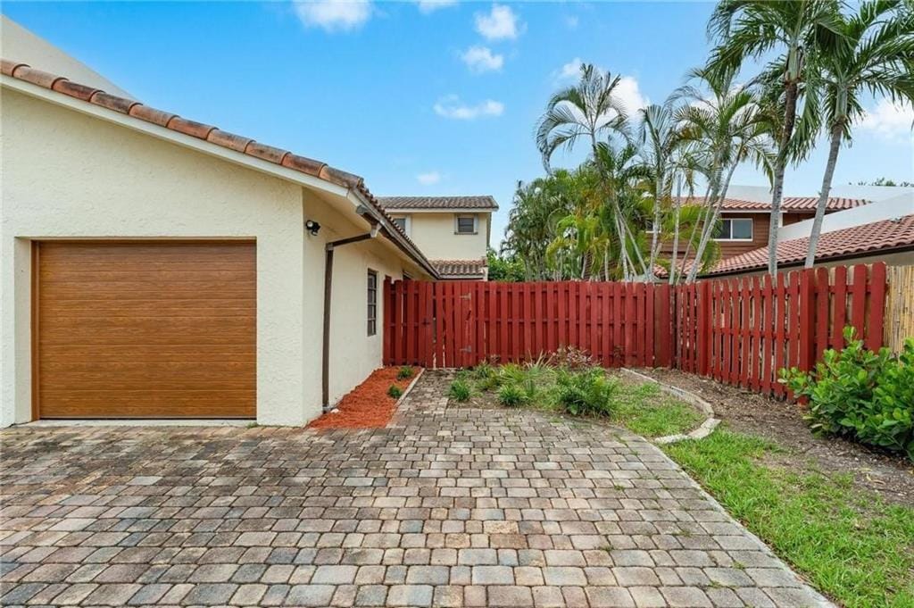 Foto principal - 2530 NE 9th St