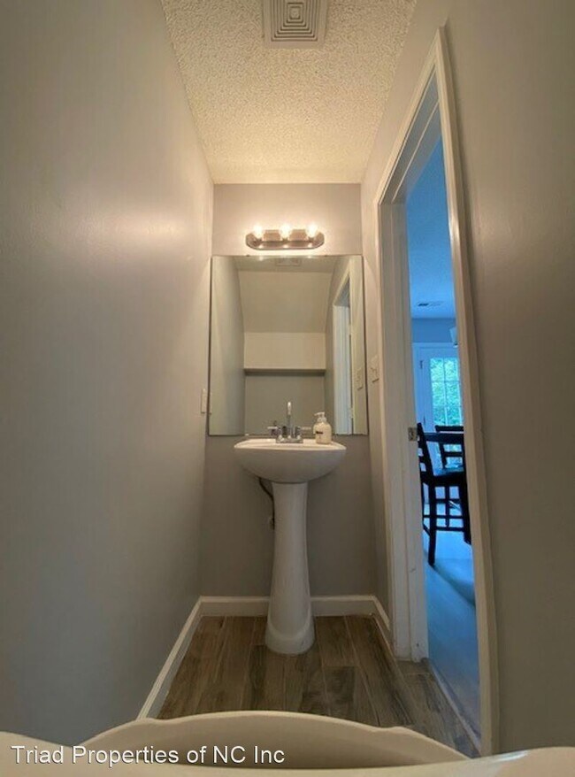 Building Photo - 3 br, 2.5 bath House - 6447 Coral Vine Way