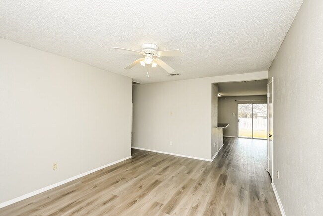 Foto del edificio - 716 Admiralty Way