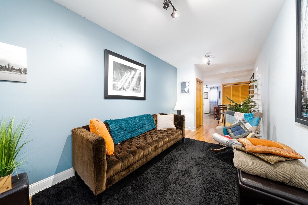 Foto principal - 63 Jefferson St