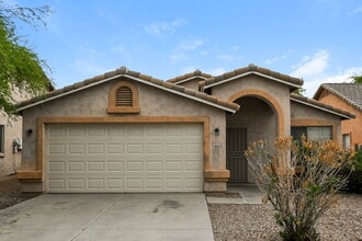 Building Photo - 823 W Bowker St