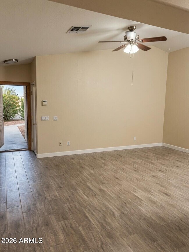 Foto del edificio - 13322 N 125th Ave