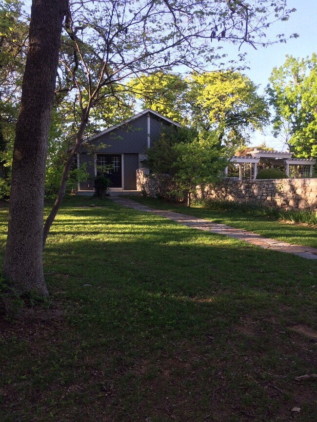 Building Photo - 12711 Oakdale Forest Ct
