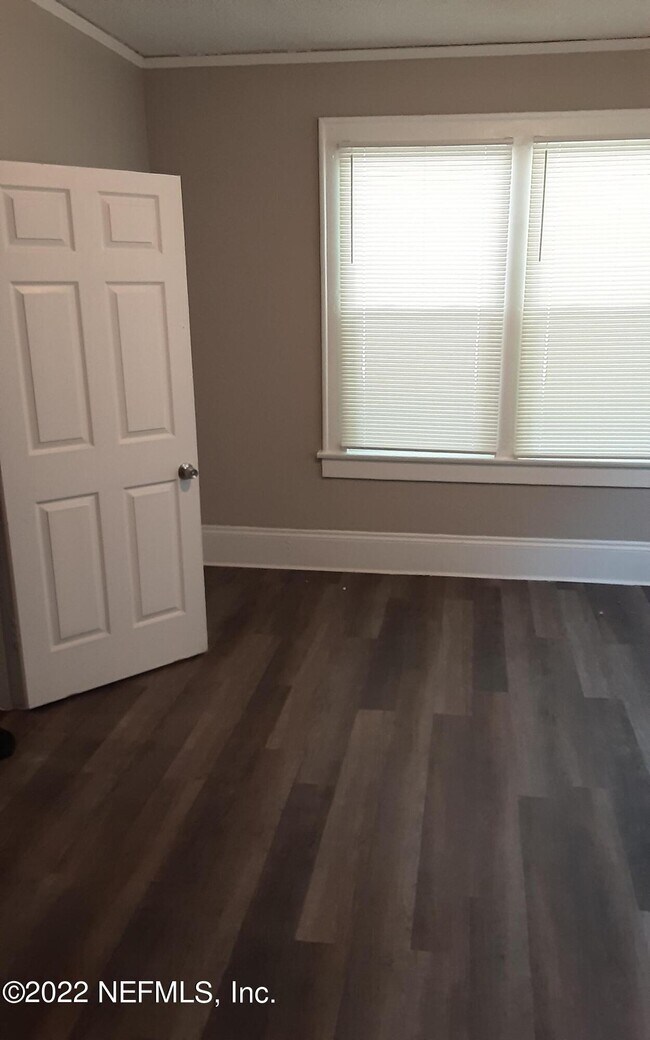 Foto del edificio - 326 Basswood St