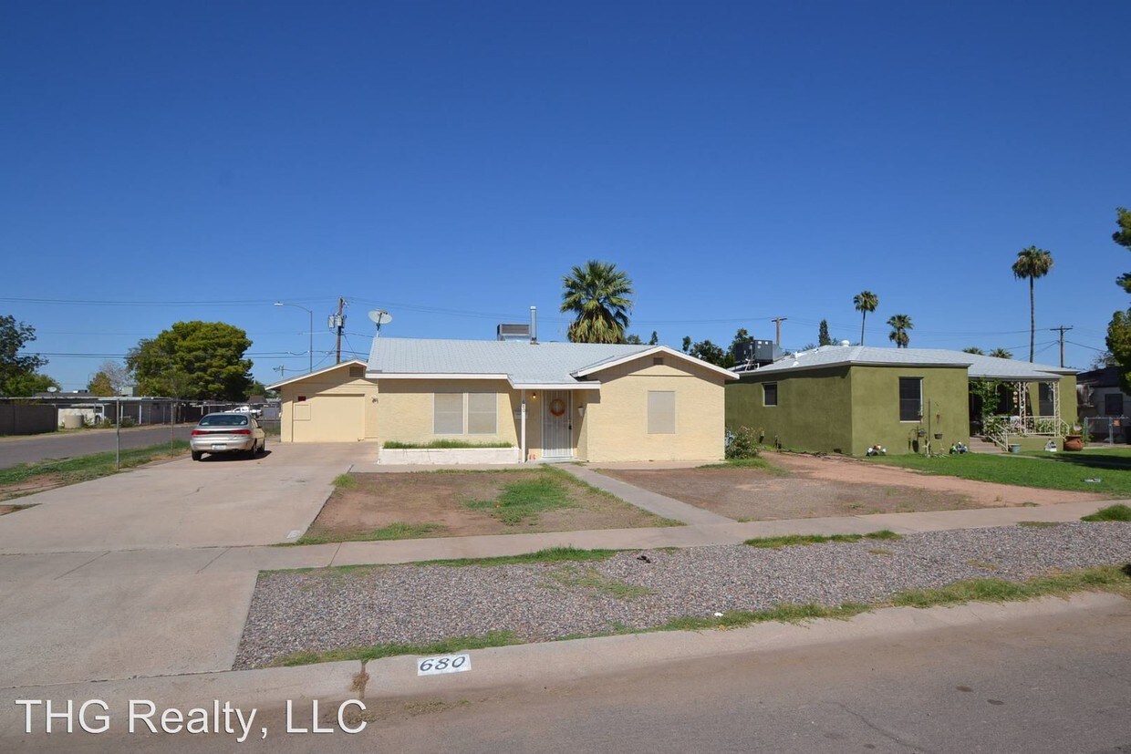 Foto principal - 680 W 2nd St