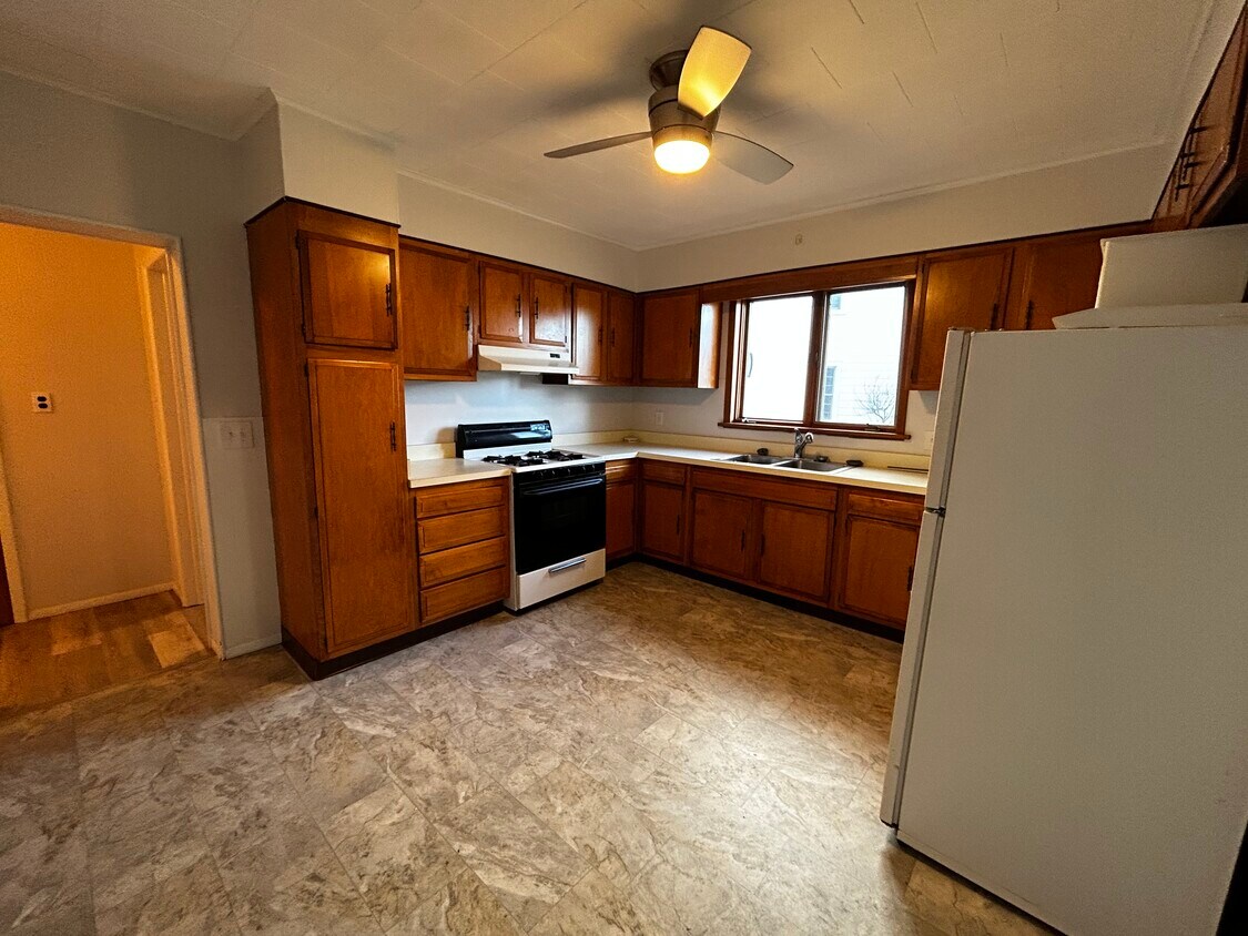 Foto principal - 144 Campbell Ave
