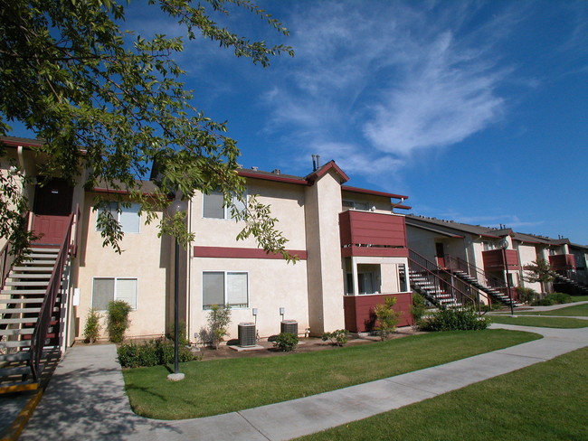 Building Exterior - Westberry Square Apartments