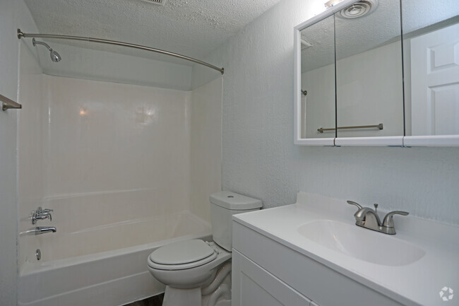 Renovated Bathroom (1 Bed) - LivGreen Gardens