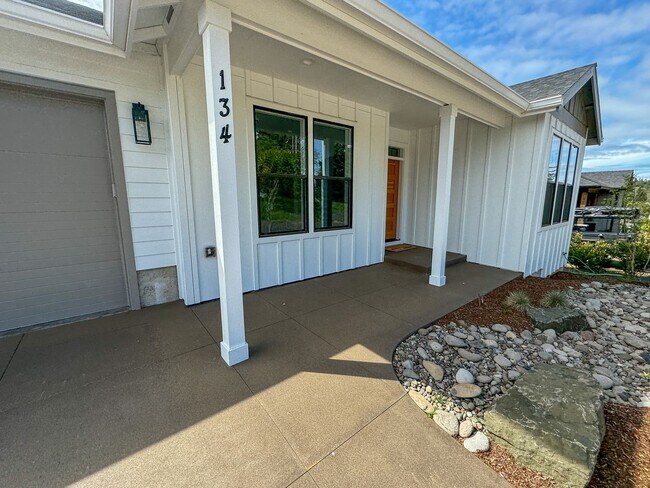 Building Photo - NEW CONSTRUCTION! Beautiful Home  in Salem...